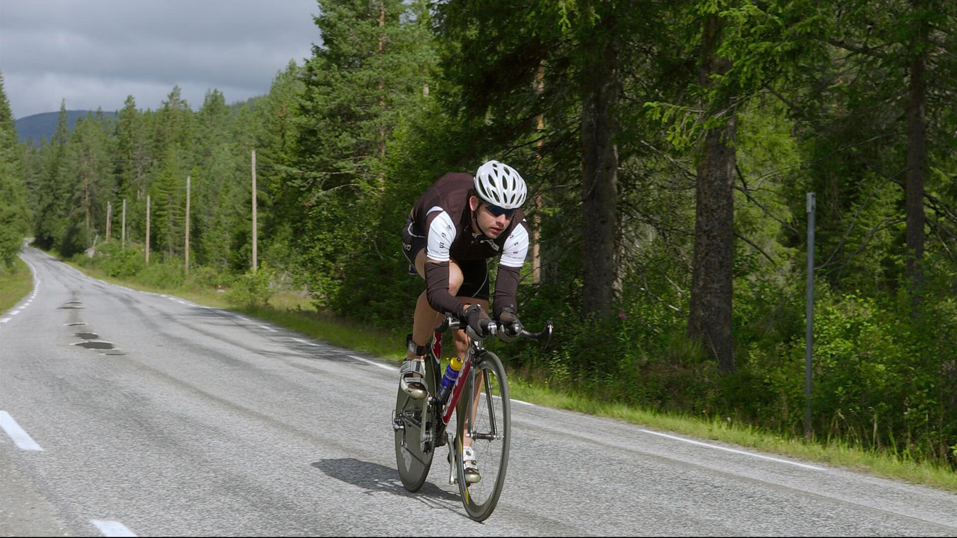 52分20板8帽!鏖战火箭创历史,浓眉背靠背50+20扛起湖人前行