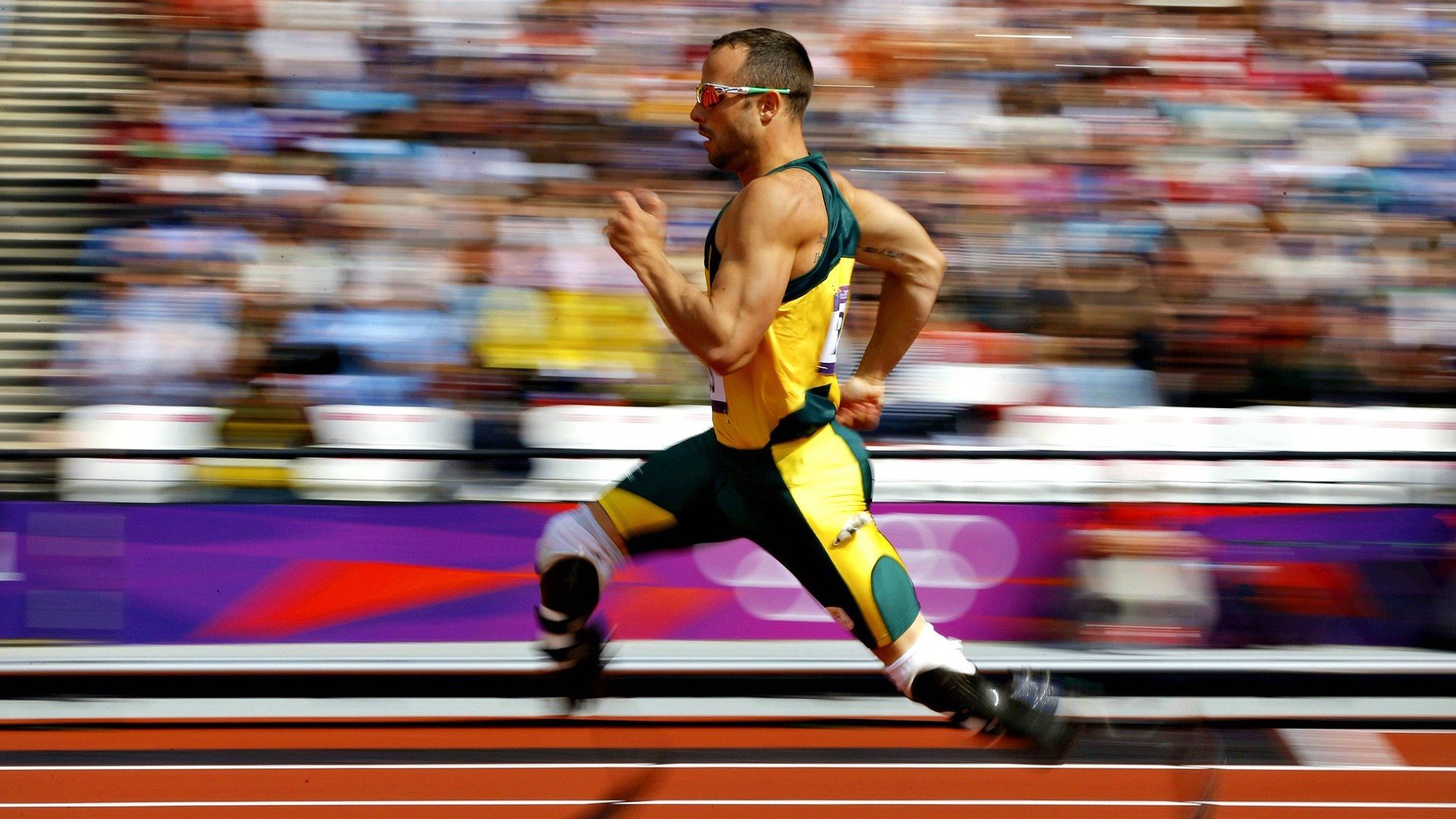 F1新纪元，迈凯伦的磐石与威廉姆斯的疾风—勒克莱尔如何驾驭双面战场